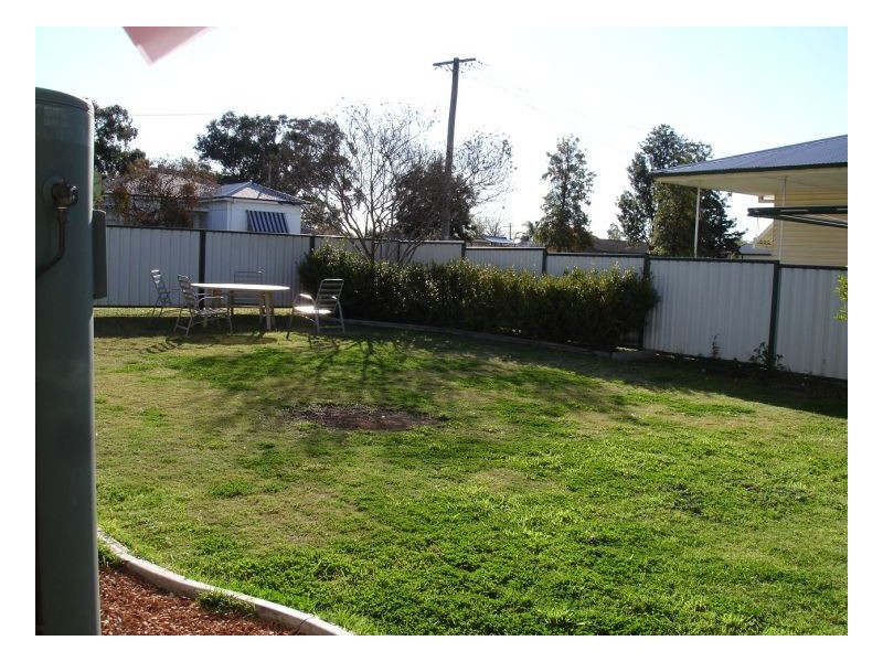 4 Edgeroy Street, Tamworth NSW 2340