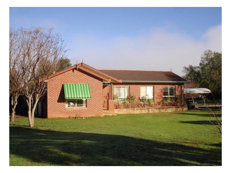 39 Meadowbank Drive, Tamworth NSW 2340