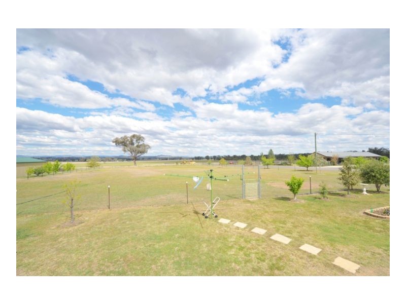 1 Worboys Road, Tamworth NSW 2340