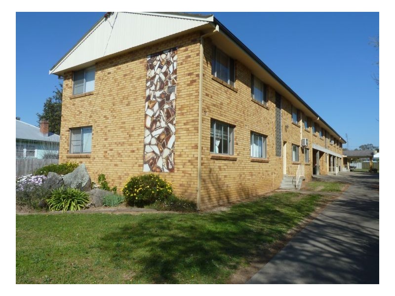 1/2 Edward Street, Tamworth NSW 2340