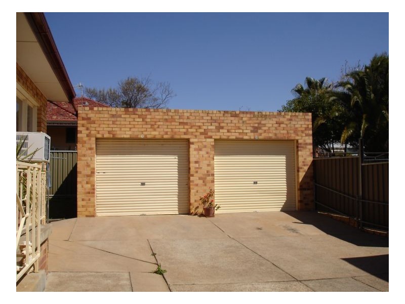 1 & 2 65 Phillip Street, Tamworth NSW 2340