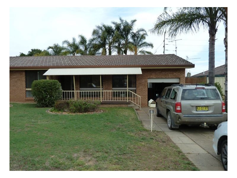 6 Dandaloo Street, Tamworth NSW 2340