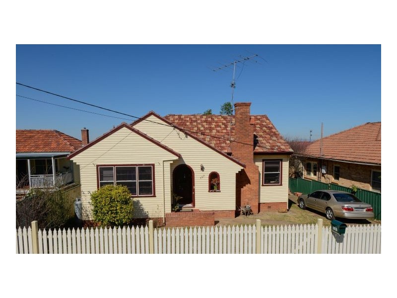 197 Carthage Street, Tamworth NSW 2340