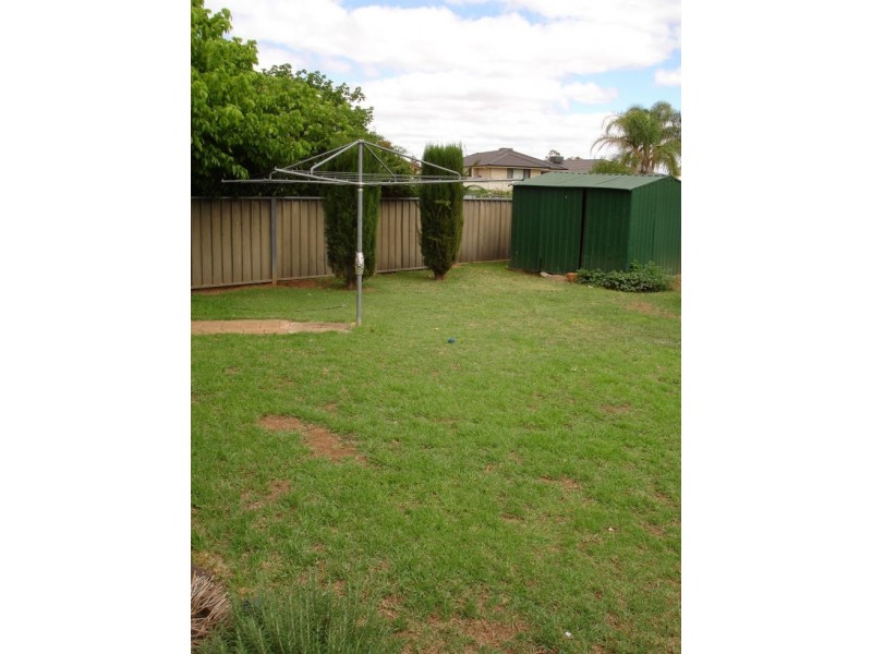 2 Blaxland Way, Tamworth NSW 2340