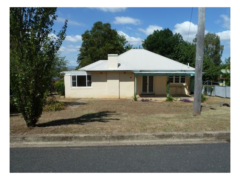 151 Upper Street, Tamworth NSW 2340