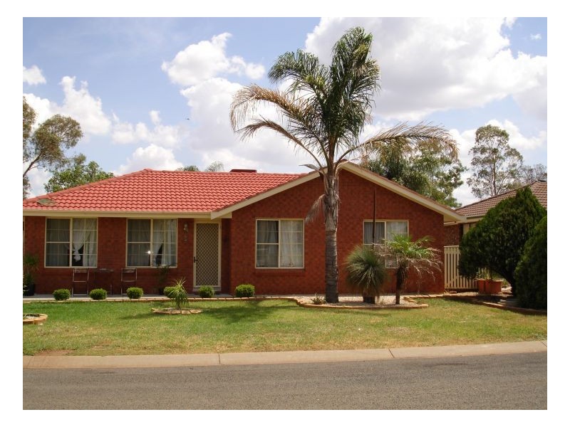 5 Caley Close, Tamworth NSW 2340
