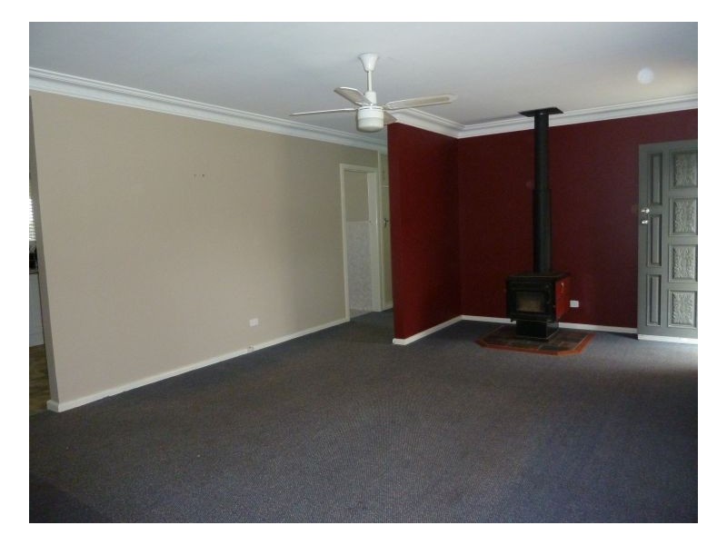 4 Pine Street, Kootingal NSW 2352