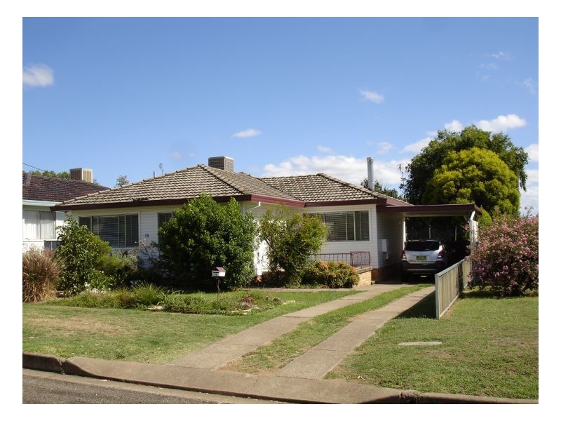 16 Campbell Street, Tamworth NSW 2340