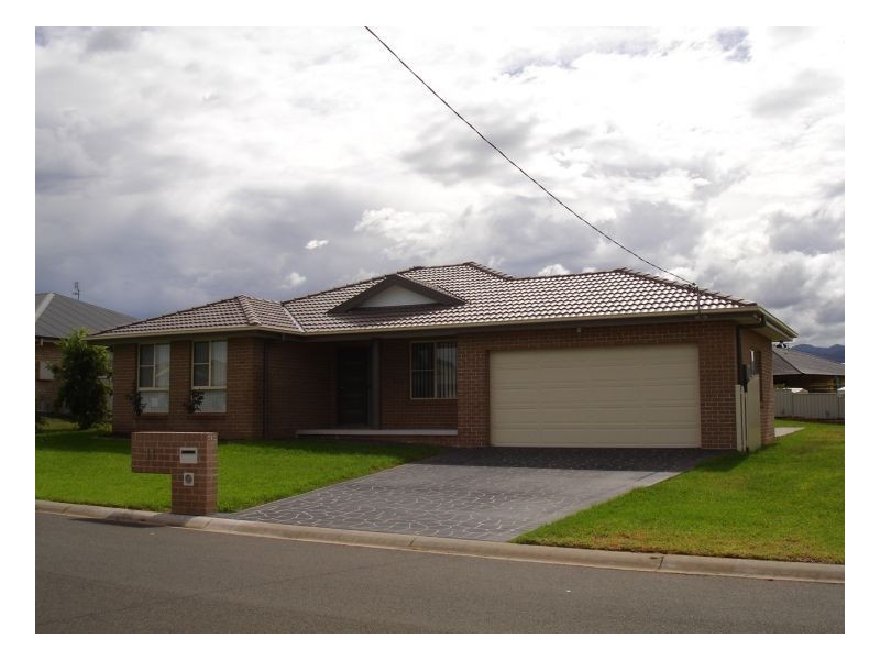 11 Wagonia Drive, Kootingal NSW 2352