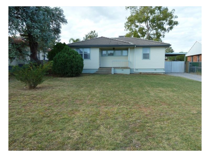 81 Susanne Street, Tamworth NSW 2340