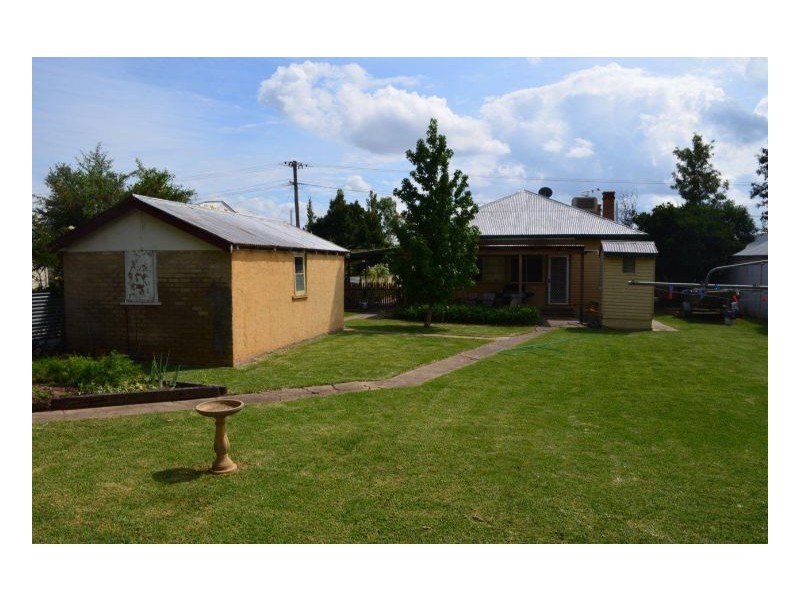 1 Robert Street, Tamworth NSW 2340