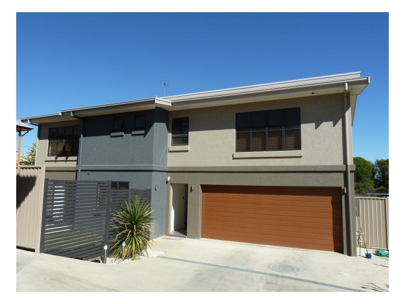 2/13 Carthage Street, Tamworth NSW 2340