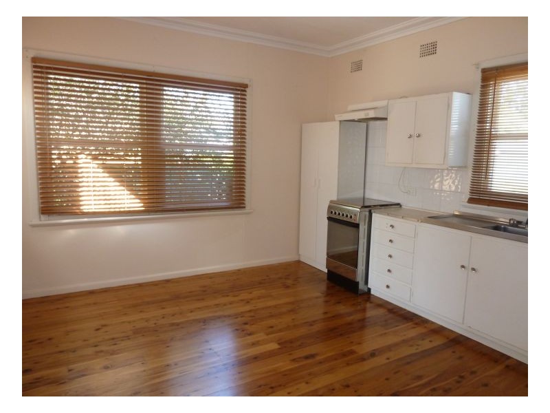 36 Oak Street, Tamworth NSW 2340