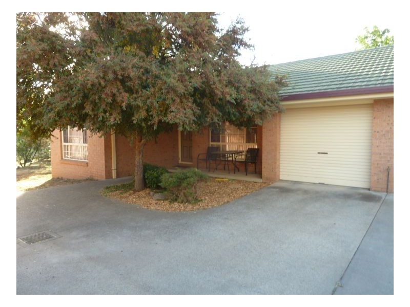 2/22 Nancy Street, Tamworth NSW 2340