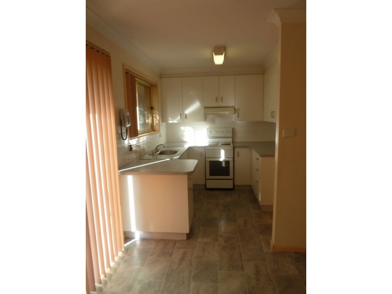 2/22 Nancy Street, Tamworth NSW 2340