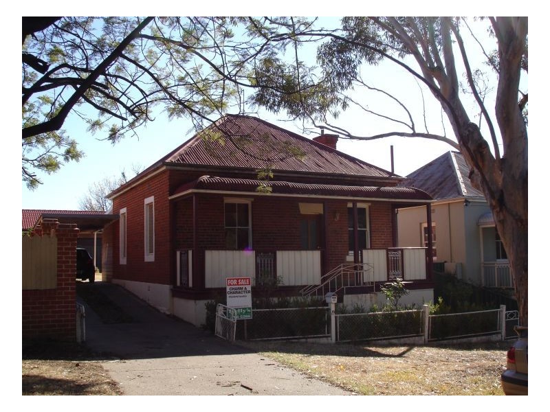 19 Gipps Street, Tamworth NSW 2340