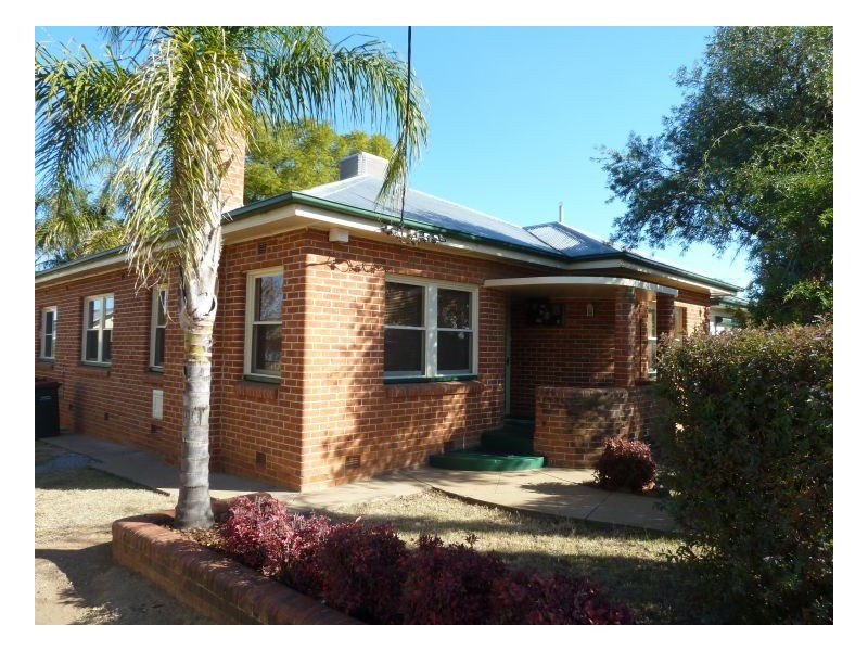 8 Scotts Road, Tamworth NSW 2340