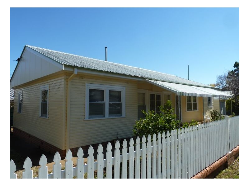 126 Piper Street, Tamworth NSW 2340