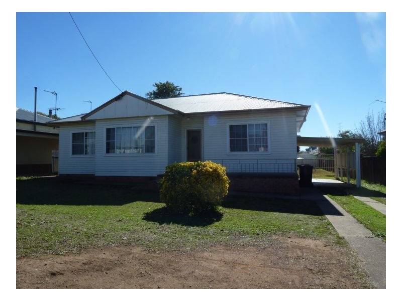 12 Bell Street, Tamworth NSW 2340