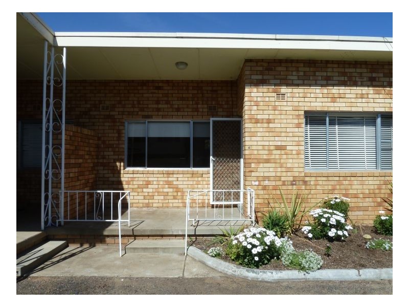 4/13 Petra Avenue, Tamworth NSW 2340