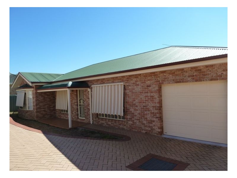 2/4 McDonald Crescent, Calala NSW 2340