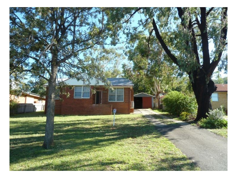 128 Upper Street, Tamworth NSW 2340