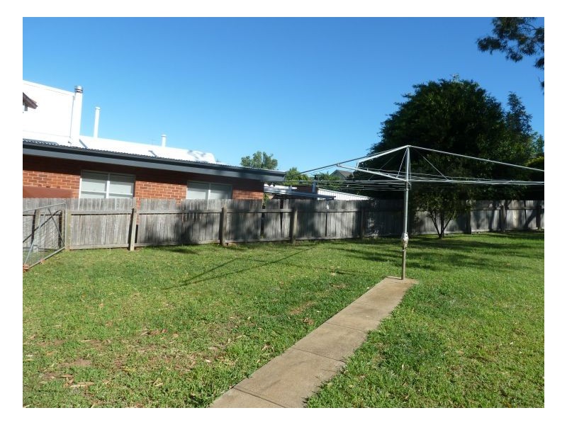 128 Upper Street, Tamworth NSW 2340