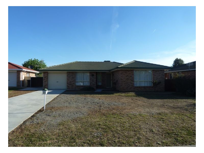11 Janelle Street, Tamworth NSW 2340