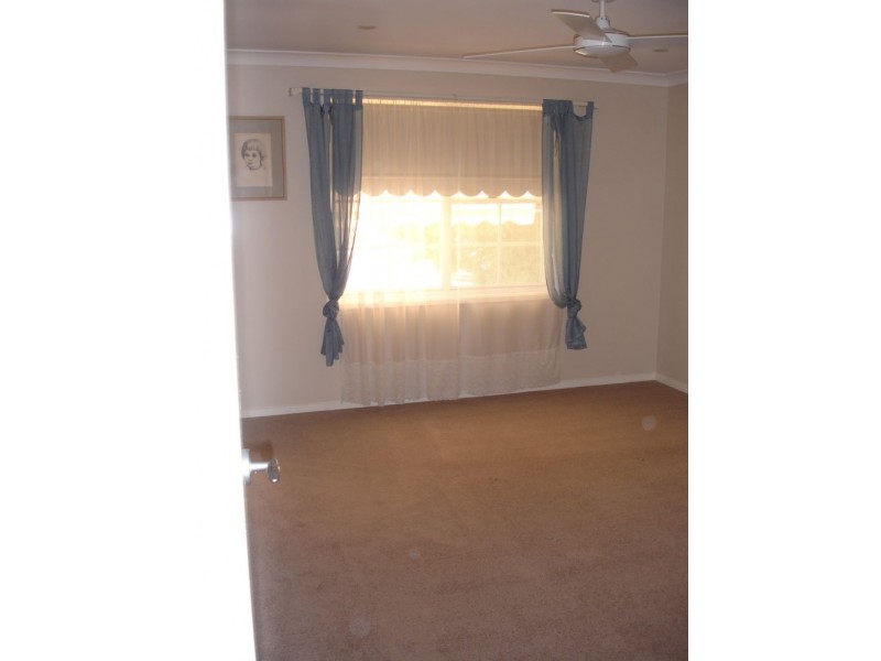 4 Waratah Place, Tamworth NSW 2340