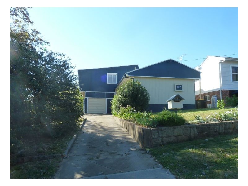 182 Brisbane Street, Tamworth NSW 2340