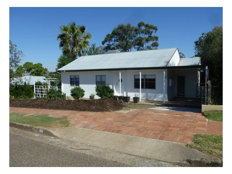 98 Bourke Street, Tamworth NSW 2340