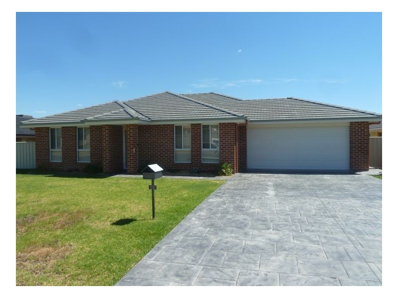 62 Milburn Road, Oxley Vale NSW 2340