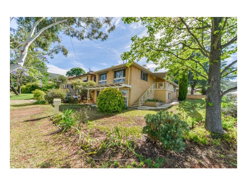 31 Hall Street, Tamworth NSW 2340