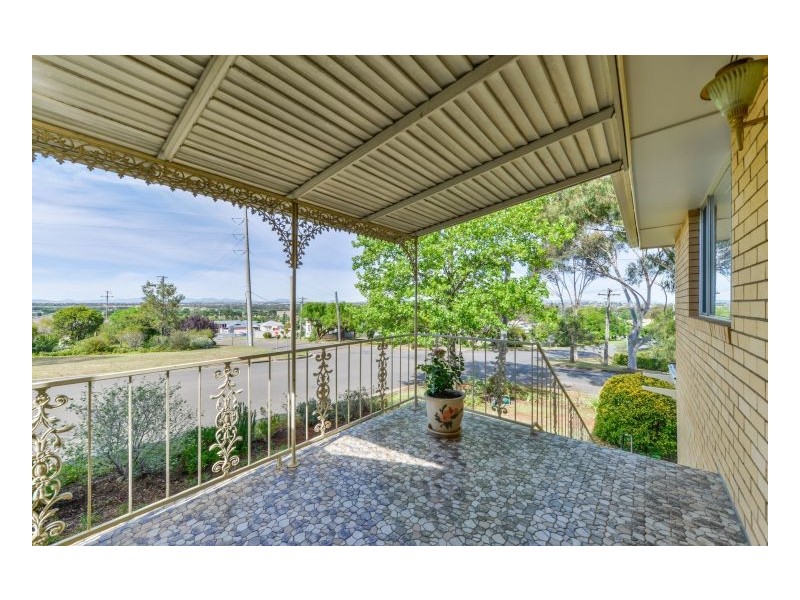 31 Hall Street, Tamworth NSW 2340