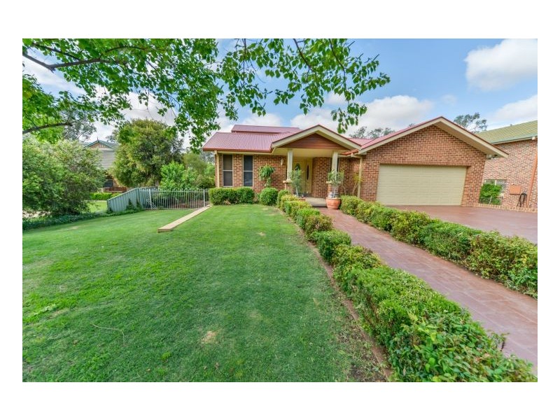 10 Matilda Place, Tamworth NSW 2340