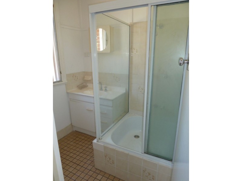 2/133 Brisbane Street, Tamworth NSW 2340