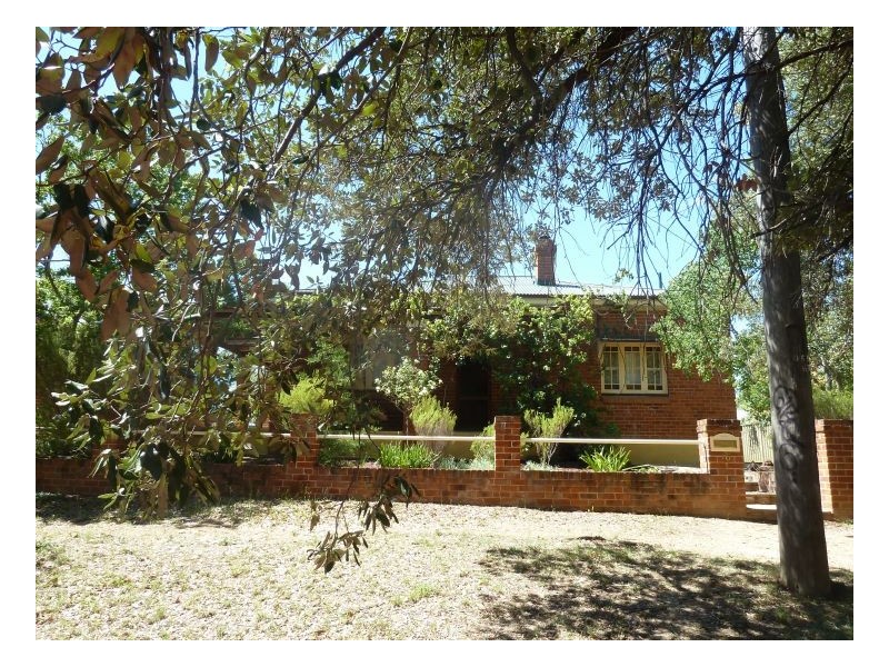 16 Gipps Street, Tamworth NSW 2340