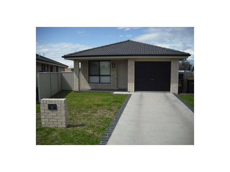 14 Tasman Place, Tamworth NSW 2340
