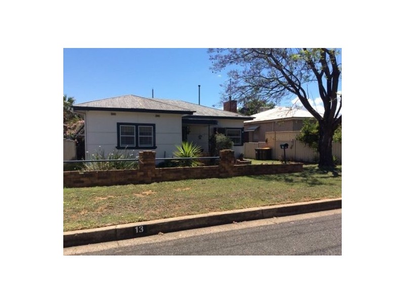 13 Thomas Street, Tamworth NSW 2340