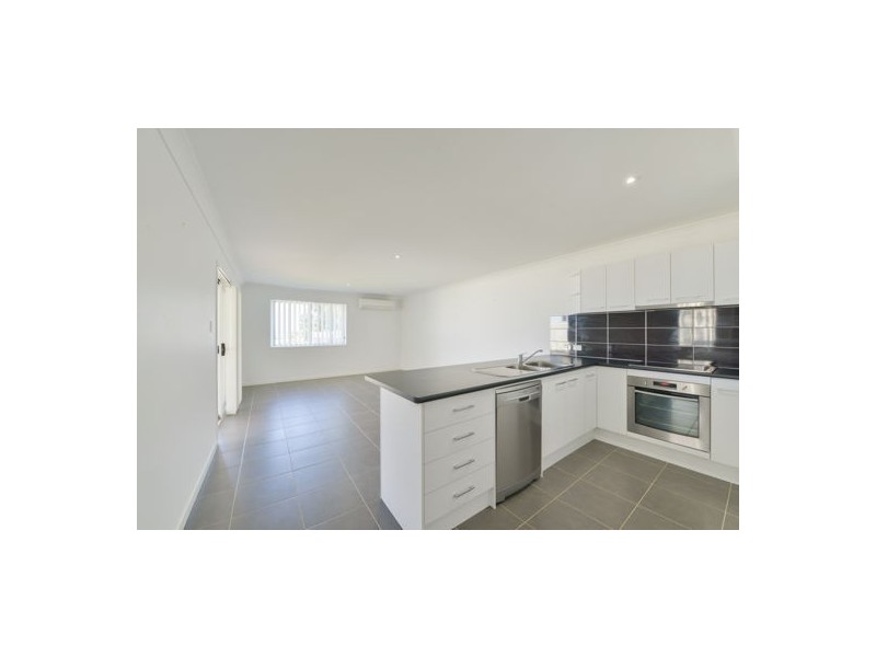 1/9 Kaputar Close, Tamworth NSW 2340