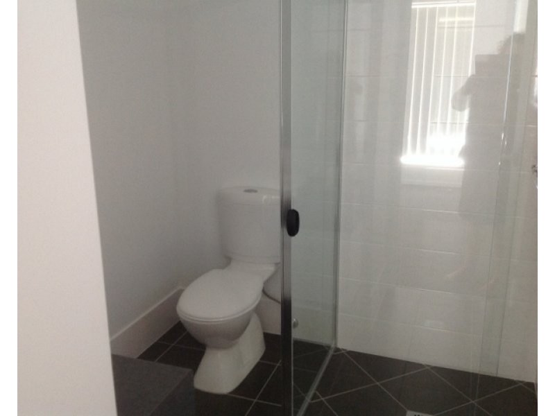 2/9 Kaputar Close, Tamworth NSW 2340