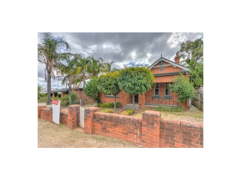 52 Roderick Street, Tamworth NSW 2340
