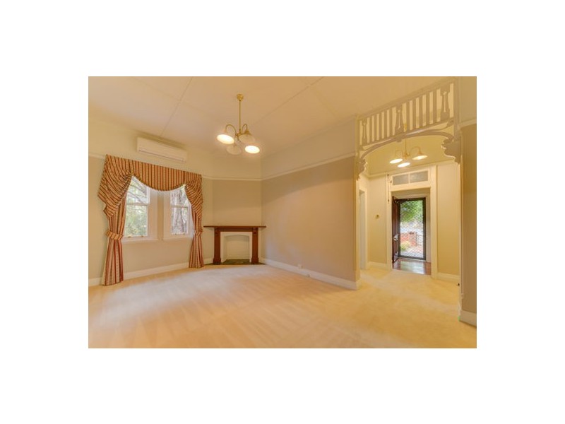 52 Roderick Street, Tamworth NSW 2340