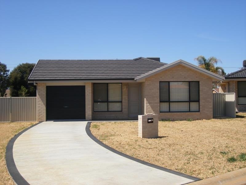 12 Tasman Place, Tamworth NSW 2340