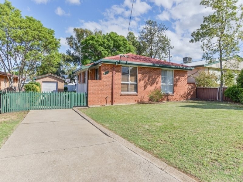 29 Warren Street, Tamworth NSW 2340