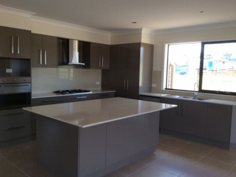 13 Blue Gum Road, Tamworth NSW 2340