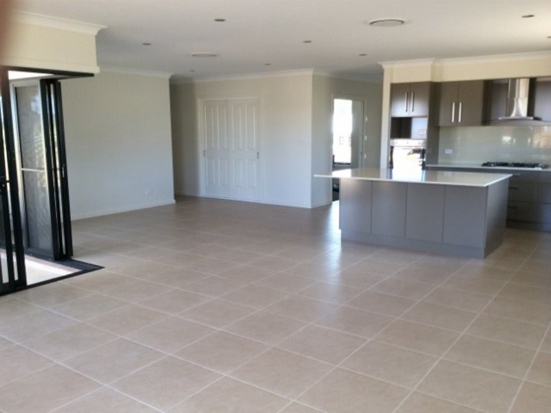 13 Blue Gum Road, Tamworth NSW 2340