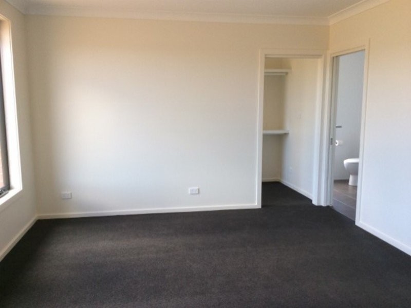 13 Blue Gum Road, Tamworth NSW 2340