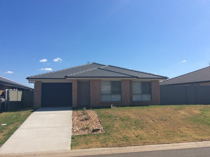 13 Gungurru Close, Tamworth NSW 2340