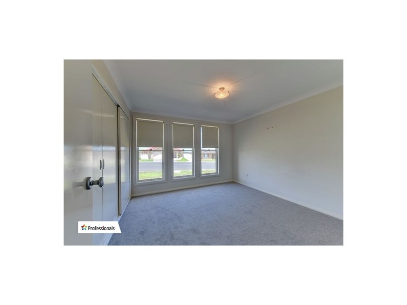 8 Orley Drive, Tamworth NSW 2340